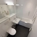 National Hotel 2*