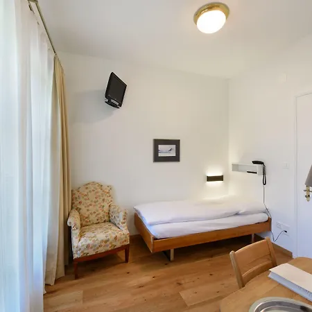 National Hotel 2*