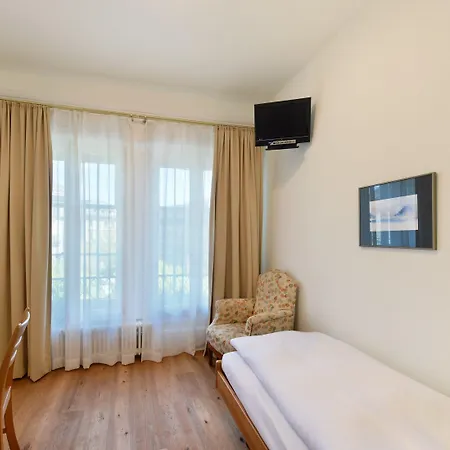 Hotel National 2*