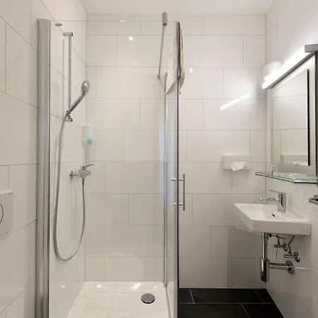 National מלון 2*