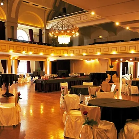 National Hotel 2*