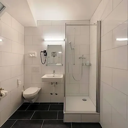 National Hotel 2*
