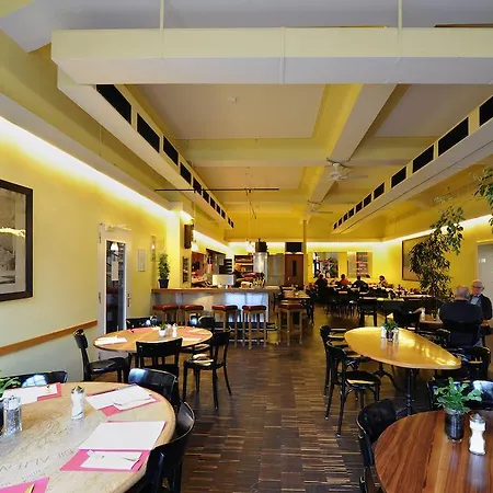 מלון National 2*