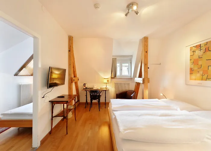 National Hotel Berna